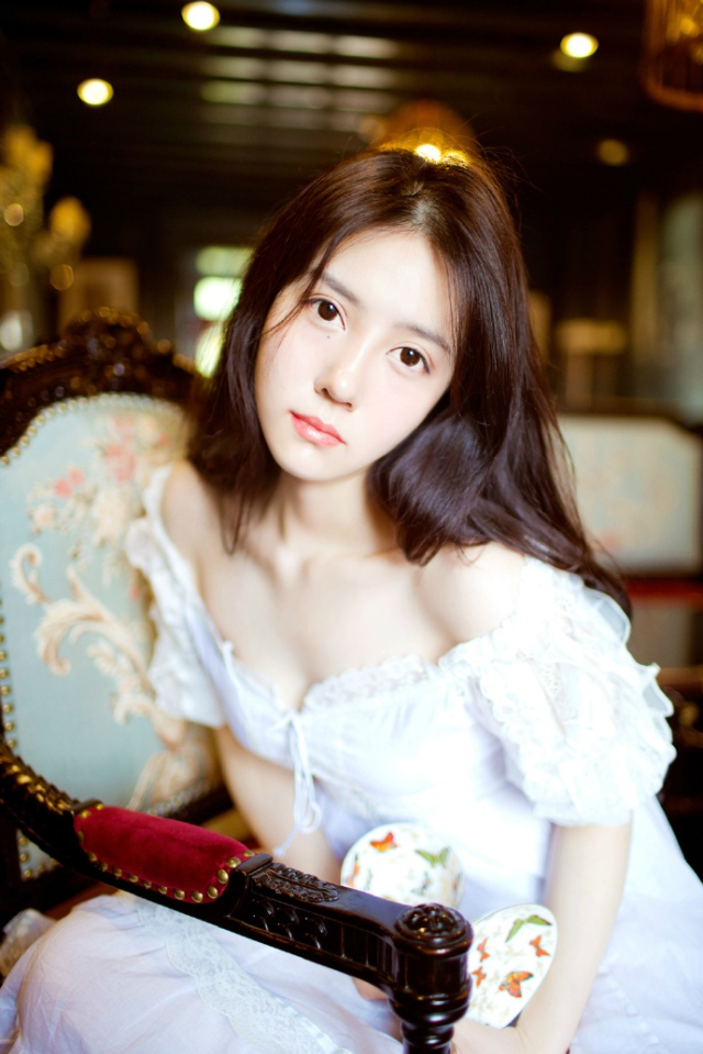 路还很长，难免心酸皱眉，但无论怎样，别松手就好。